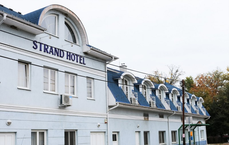 Strand Hotel és Étterem