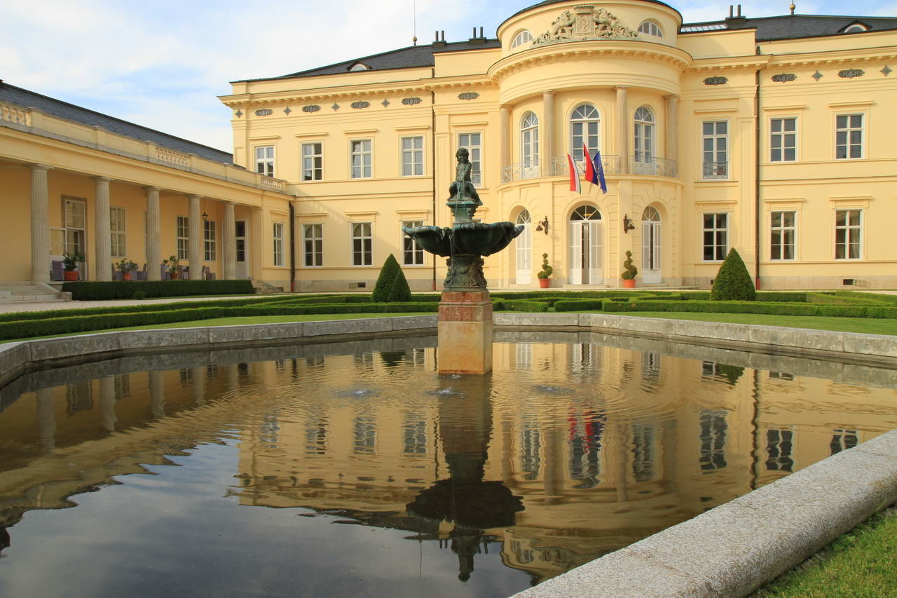 Károlyi Kastély Hotel & Restaurant